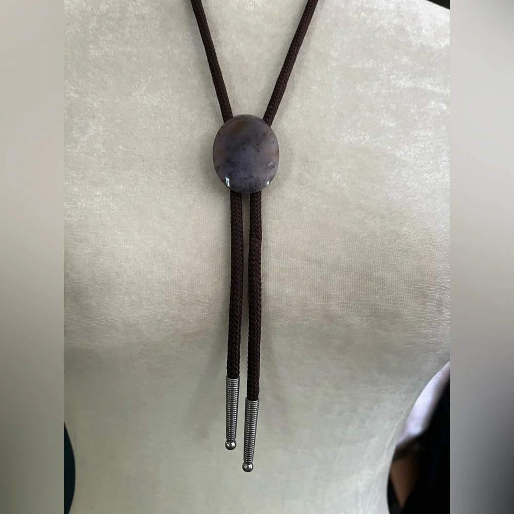 Beautiful Stone Bolo Tie - Picture 5 of 9